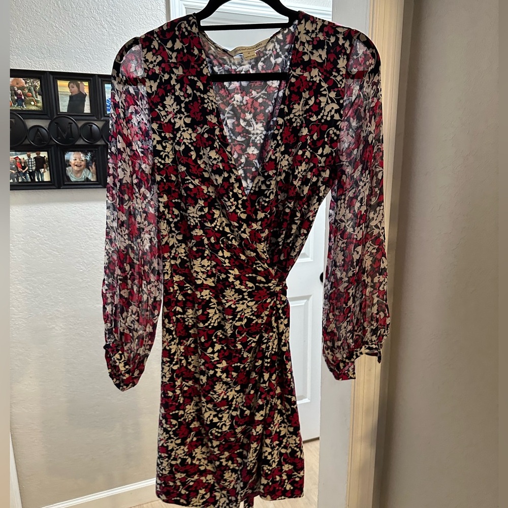 A beautiful like new DVF midi dress!